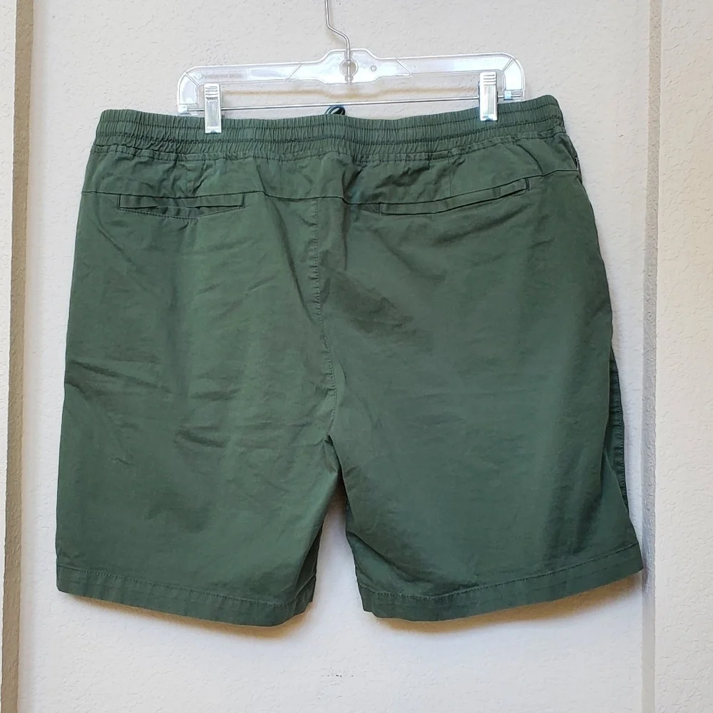 Tommy Bahama Men's Olive Color Shorts. Size XXL